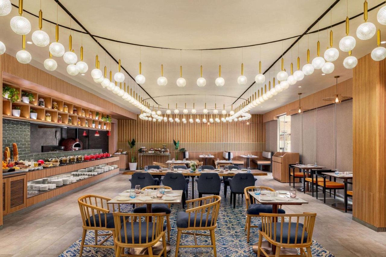 Ramada Encore By Wyndham Indore Nipania Exteriér fotografie