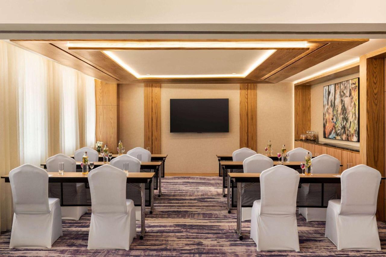 Ramada Encore By Wyndham Indore Nipania Exteriér fotografie