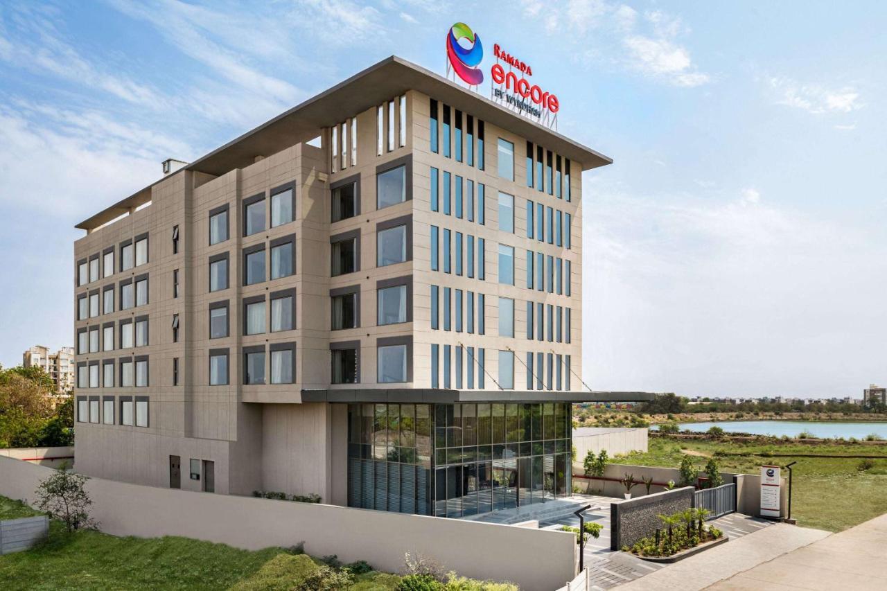 Ramada Encore By Wyndham Indore Nipania Exteriér fotografie