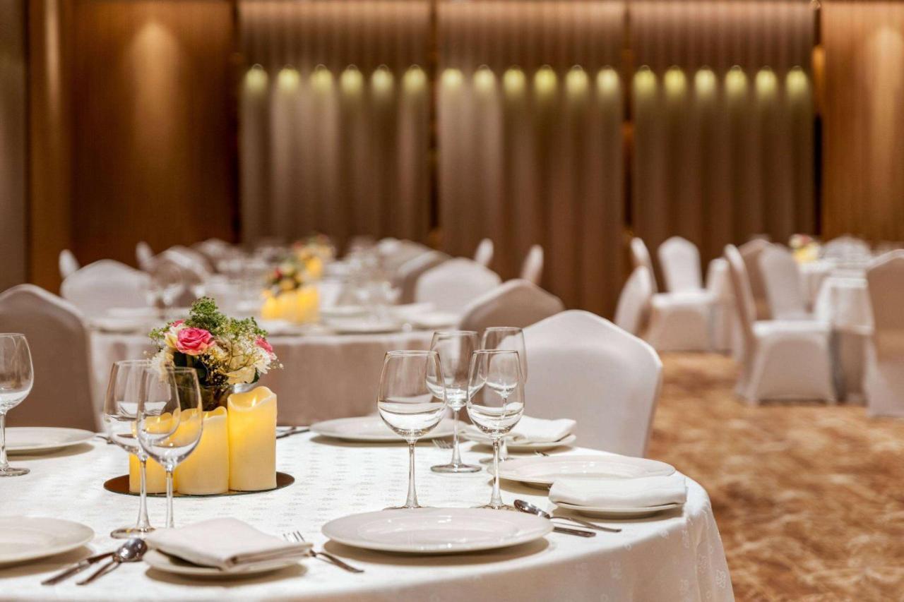 Ramada Encore By Wyndham Indore Nipania Exteriér fotografie